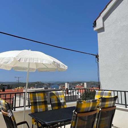 Apartment Simaris - Spacious With Terrace And Sea View Šibenik Exterior foto