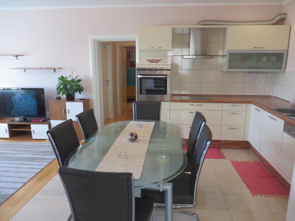 Apartment Simaris - Spacious With Terrace And Sea View Šibenik Exterior foto