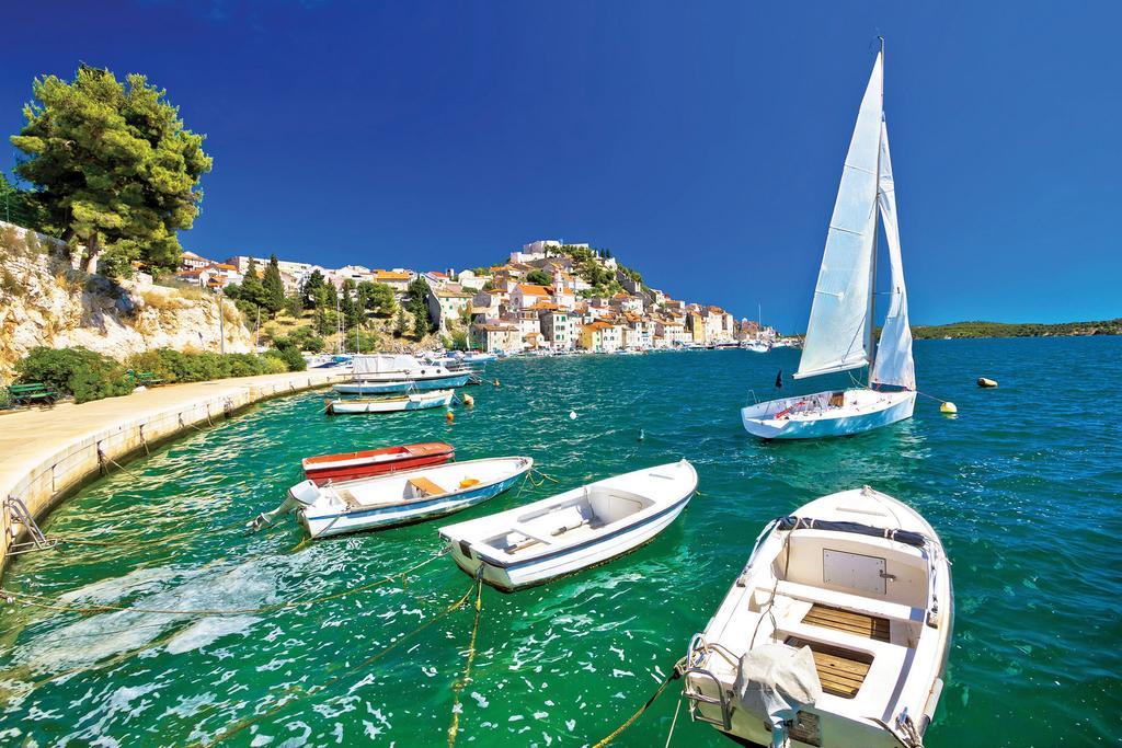 Apartment Simaris - Spacious With Terrace And Sea View Šibenik Exterior foto