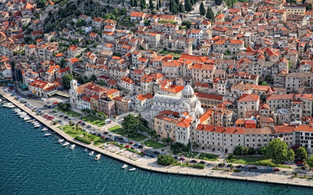 Apartment Simaris - Spacious With Terrace And Sea View Šibenik Exterior foto