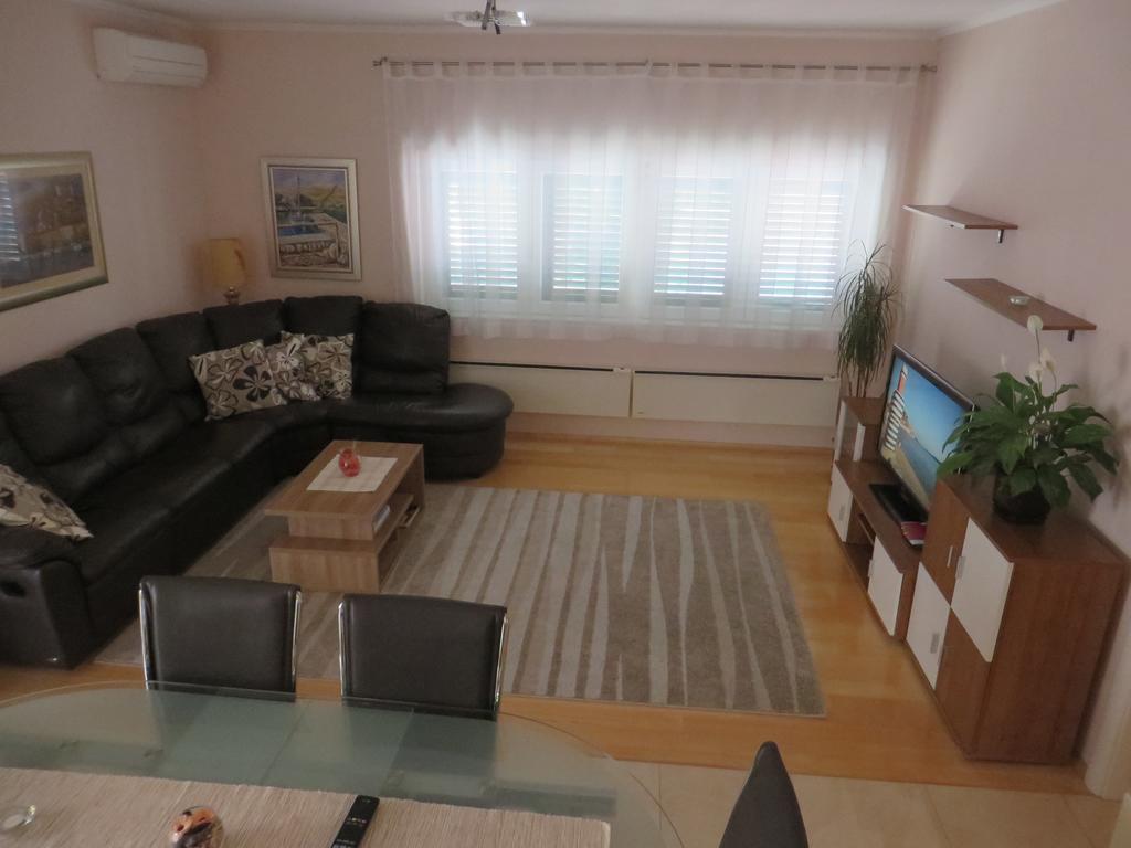 Apartment Simaris - Spacious With Terrace And Sea View Šibenik Exterior foto