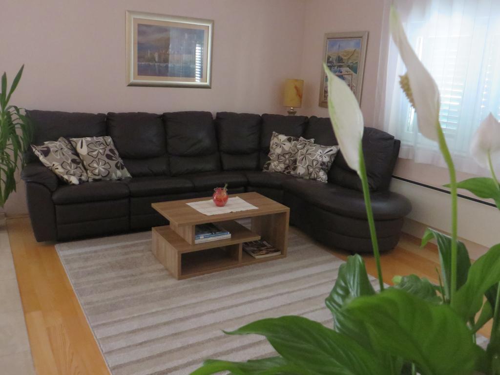 Apartment Simaris - Spacious With Terrace And Sea View Šibenik Exterior foto